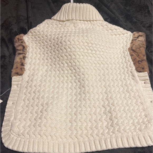 Girls Sweater poncho sets - Picture 11 of 11